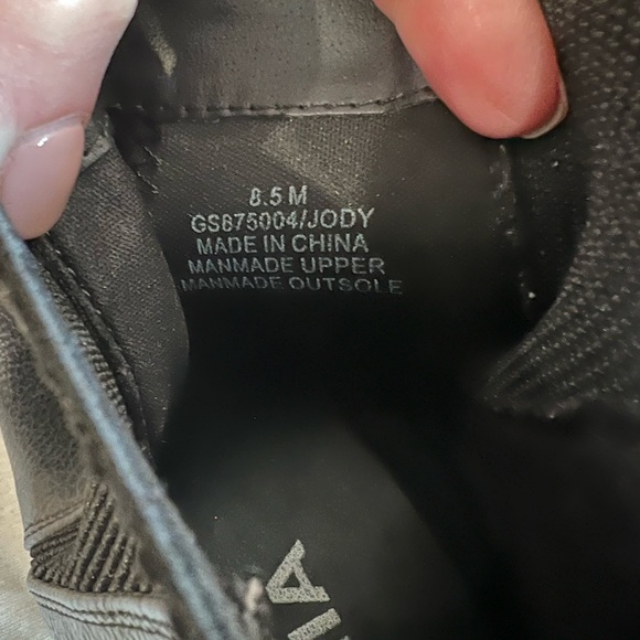 Mia Jody Chelsea Boot - Picture 6 of 11